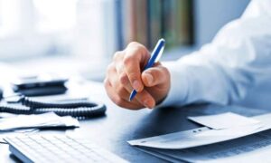 مترجم فارسی به انگلیسی در دارالترجمه رسمی شهر